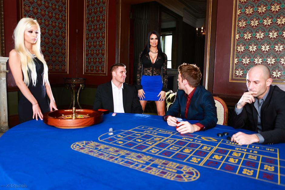 15P Chloe Lacourt fucked At The Casino