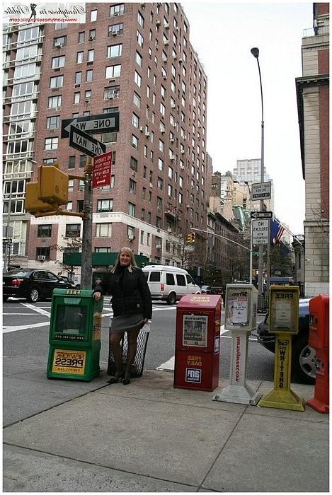 15P On the streets of New York in black pantyhose and high heels