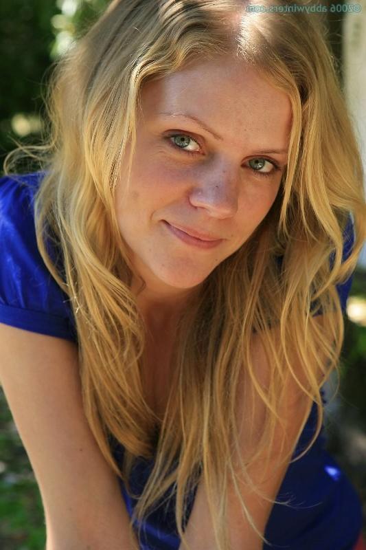 16P Blonde Alana posing naked outdoor