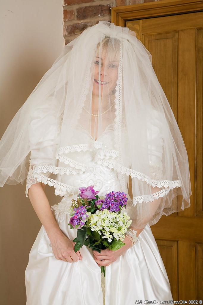 16P Hazel May got her wedding dress rocking