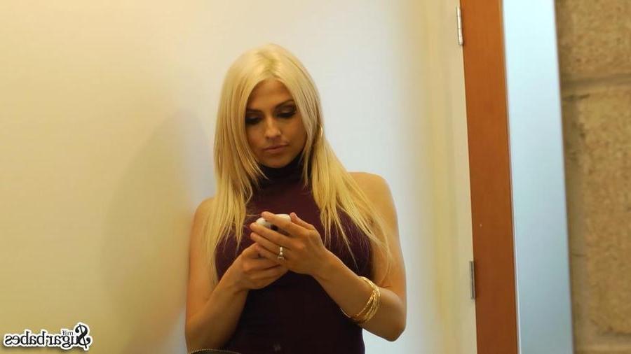 16P Busty milf Christie Stevens has a sugar daddy