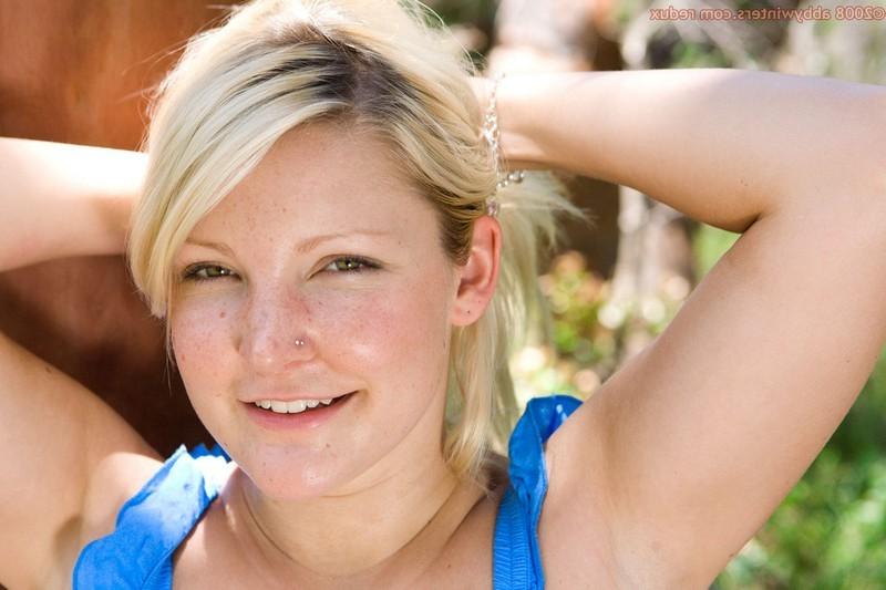 16P Blonde girl Anessa outdoor
