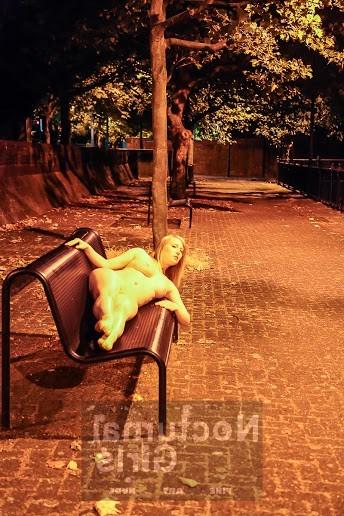 8P Blond girl posing nude in the night outdoor