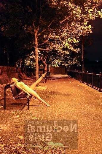 8P Blond girl posing nude in the night outdoor