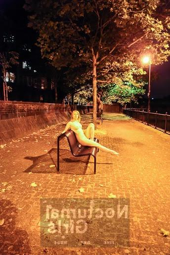 8P Blond girl posing nude in the night outdoor