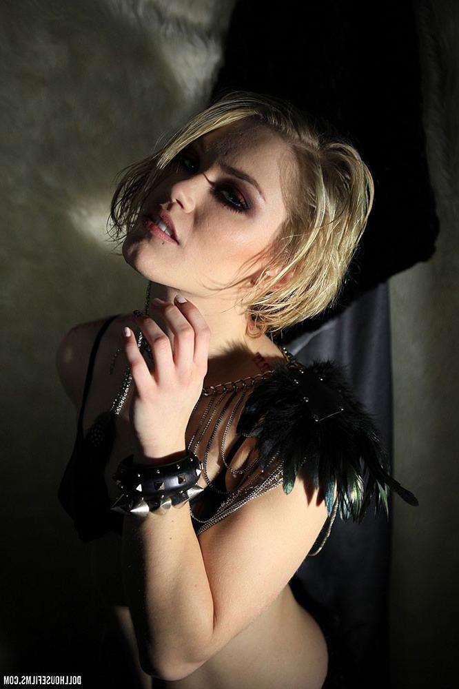 15P Ash Hollywood is sultry in black lingerie