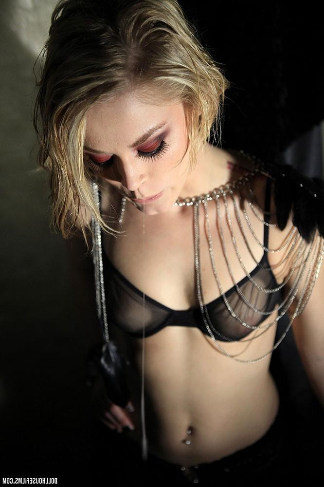 15P Ash Hollywood is sultry in black lingerie