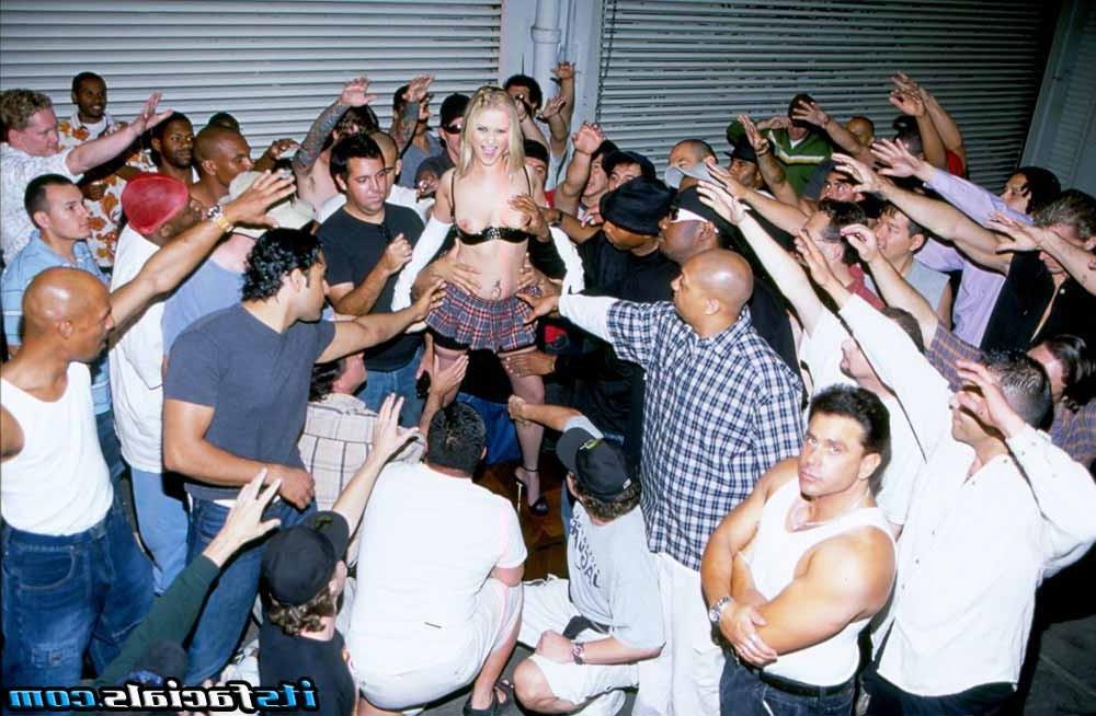 16P Blonde receive dildo and very sperm in the face