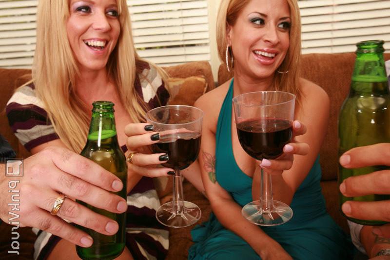 16P Blondes swingers fucking in hot foursome sex
