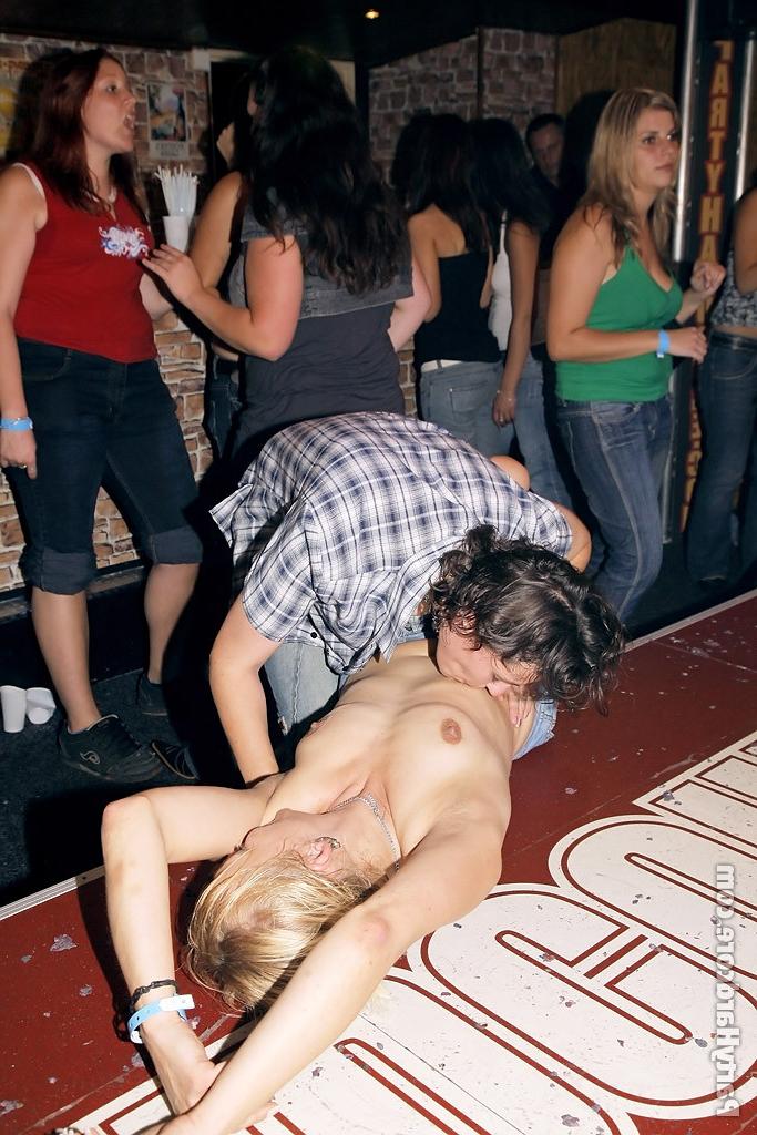 15P Party hardcore with gorgeous sexy blonde babes blowing