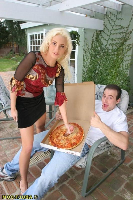 15P Blonde pornstar babe fucking and sucking one big cock