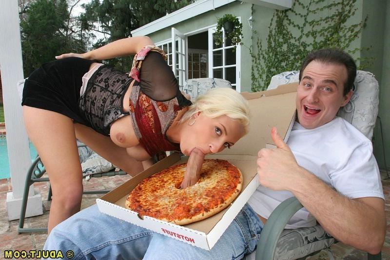 15P Blonde pornstar babe fucking and sucking one big cock