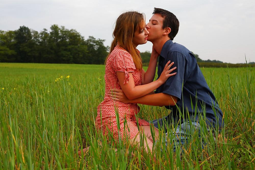 10P Girl has nice outdoor sex