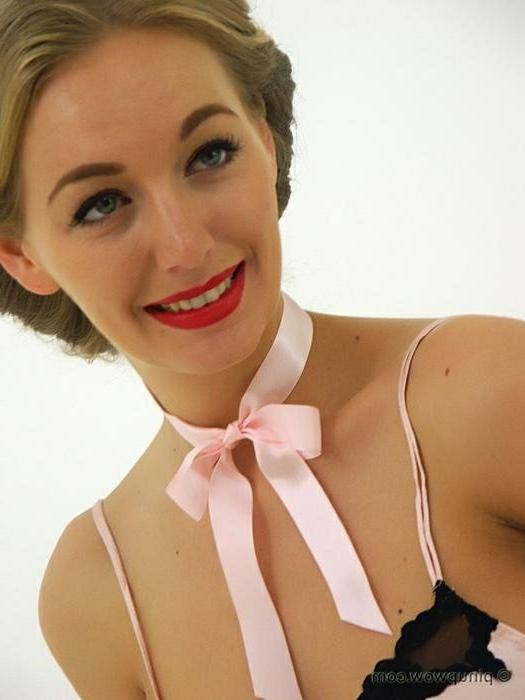 16P Hayley Marie Retro style lingerie striptease