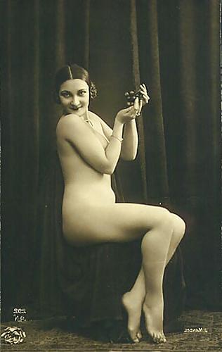 25P Old French postcards 17