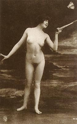 25P Old French postcards 17