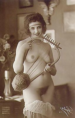 25P Old French postcards 17