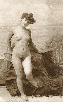 25P Old French postcards 17