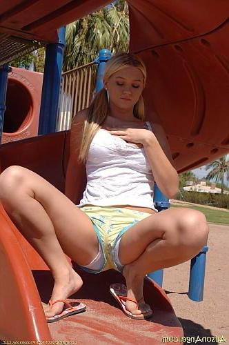21P Blonde lovely outdoor striptease