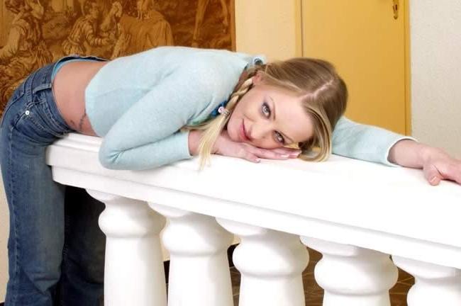 16P Blonde fucking herself with a dildo