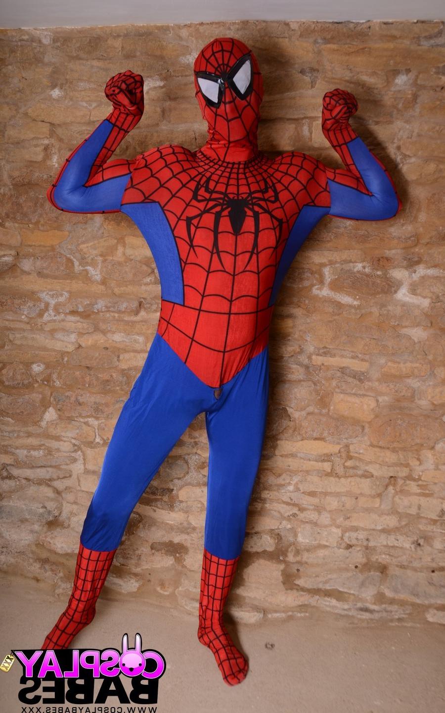 14P Catwoman Vs Spiderman Cosplay with Harmony Reigns