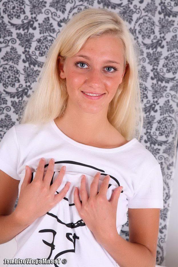 15P Blonde teen in hardcore sex on a dick for cumshots