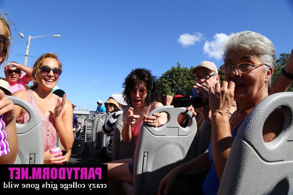 12P Crazy teen girl is giving a blowjob in public during the boat cr