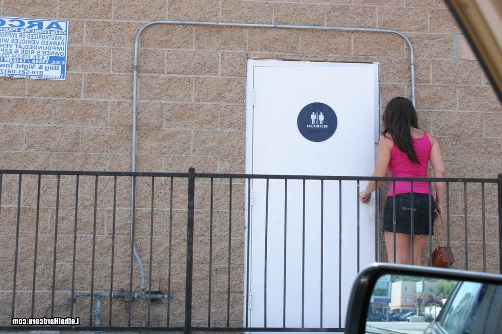 15P Dude waiting her wife while she sucking cock in the toilet