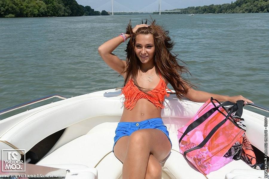 12P Alexis Brill strips her bikini on a boat and sucking captains cock