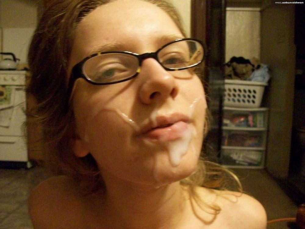 15P Horny gfs lick cock and cumshots  35