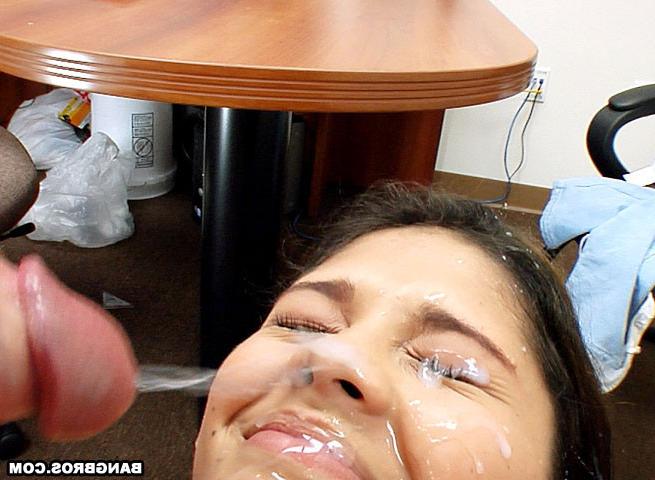 14P Dick sucking at its best. Latinas really know how to get on their knees and make
