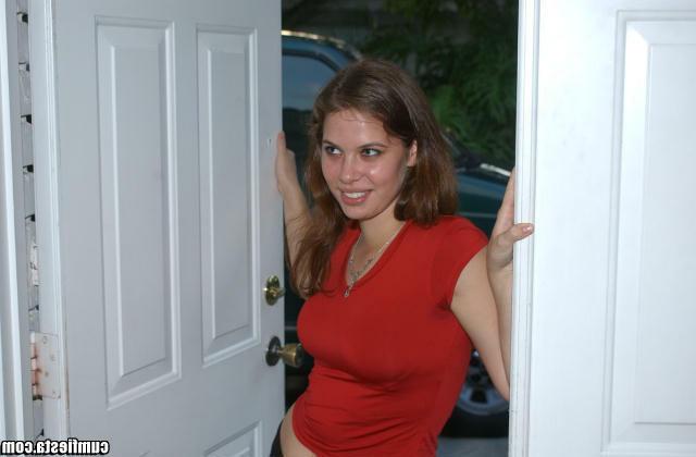 12P Fleshy hot chick loves the feel of cum flowing from cheeks to her neck