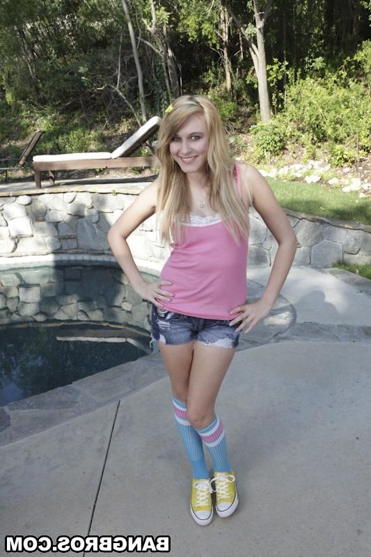 20P Check out just a few of the hot babes and pornstars from Fuck Team Five