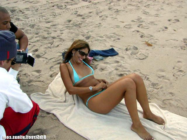 12P Amateur redhead latina gets a hard fuck after a day at the beach