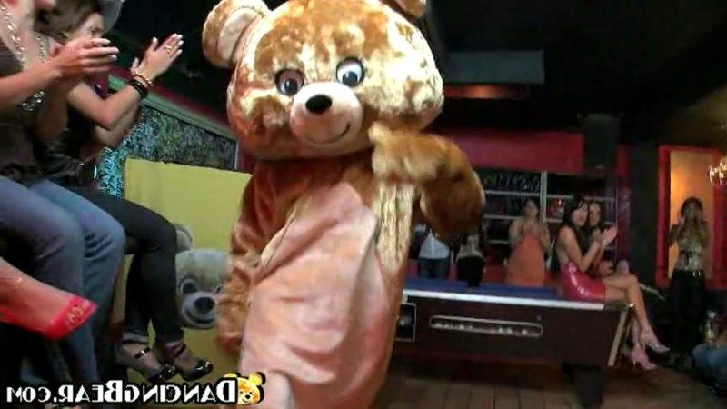 16P Stripper cocks showed in the faces of the audience