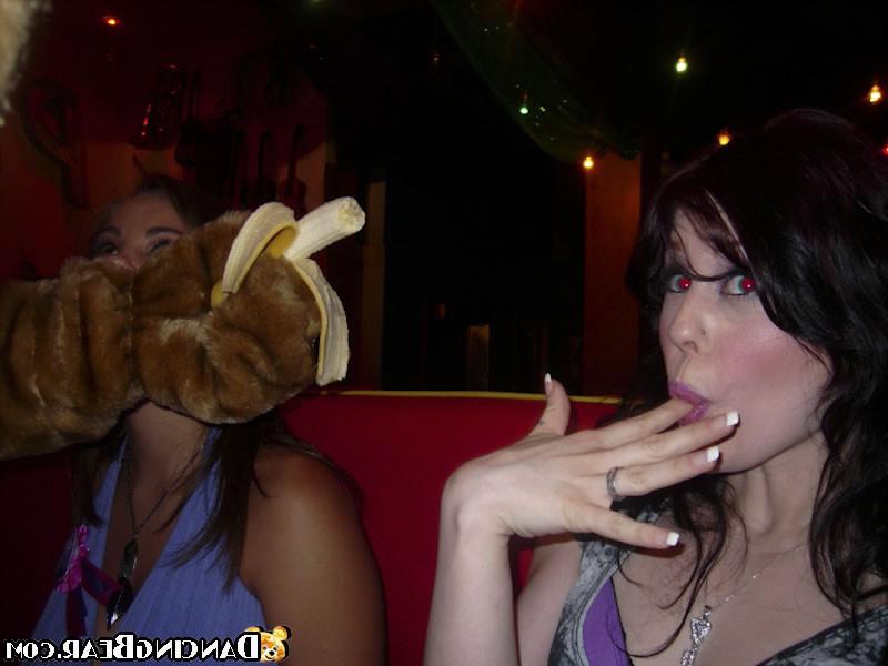 16P Pale hottie sucks stripper cock