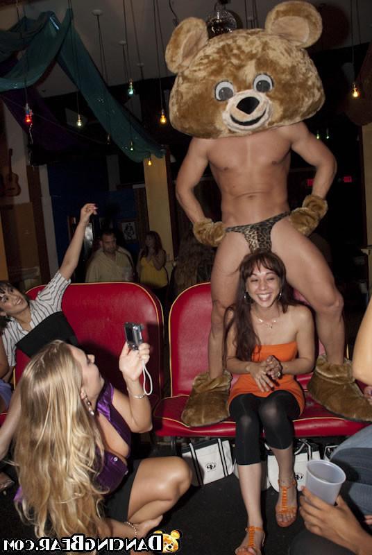 16P Pale hottie sucks stripper cock
