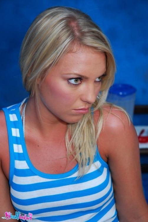 16P Amazing sexy blonde babe getting penetrated by dirty big cock