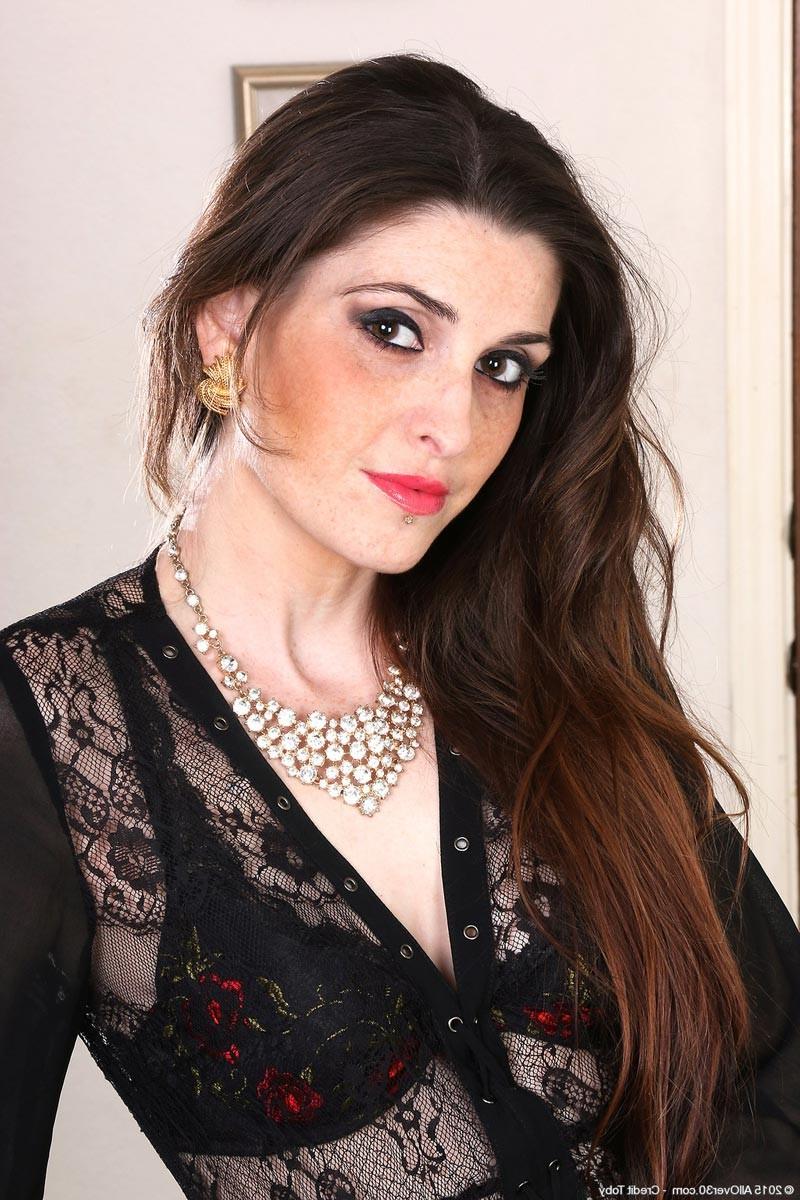 15P Naughty milf with pale skin