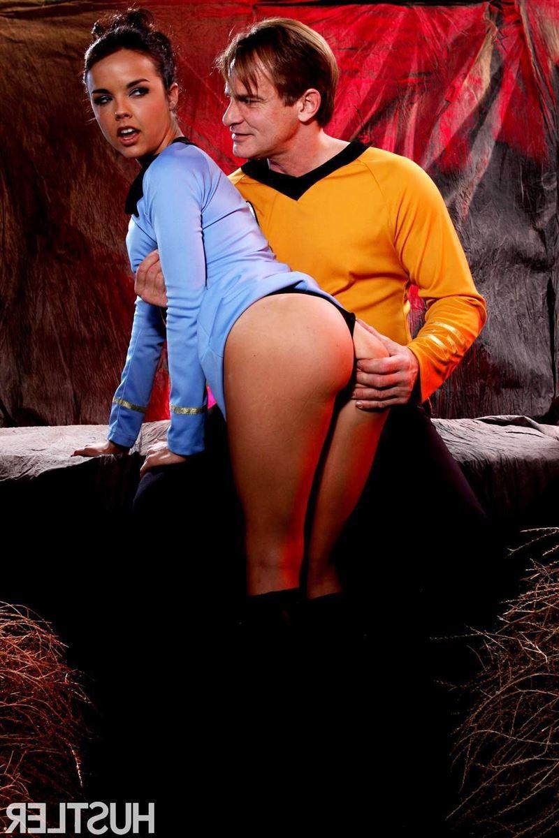 16P Dillion Harper gets drilled in a naughty sci-fi scene