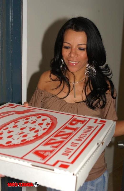 15P Busty milf Jasmine finds a nice big suprise in her pizza