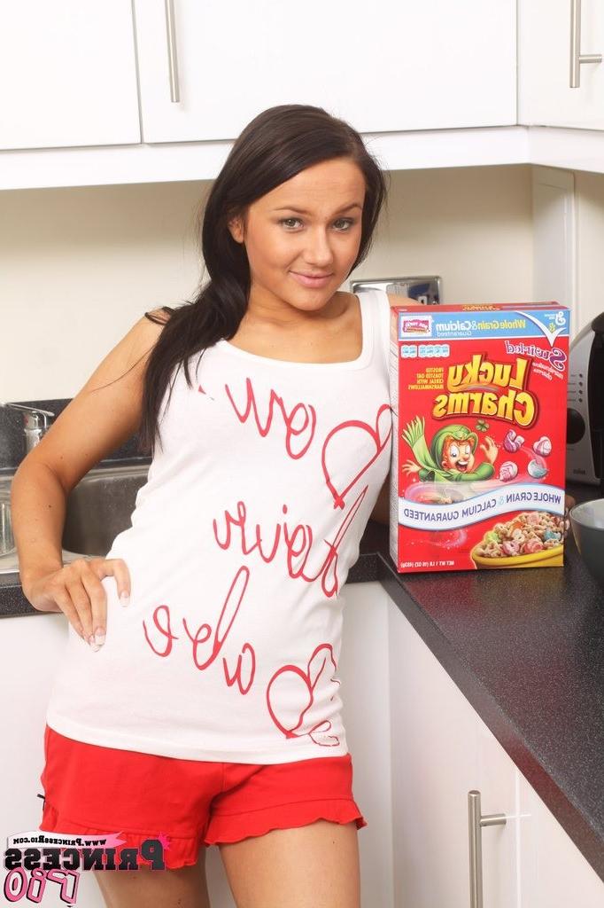 16P Busty Princess Rio strips why eating lucky charms