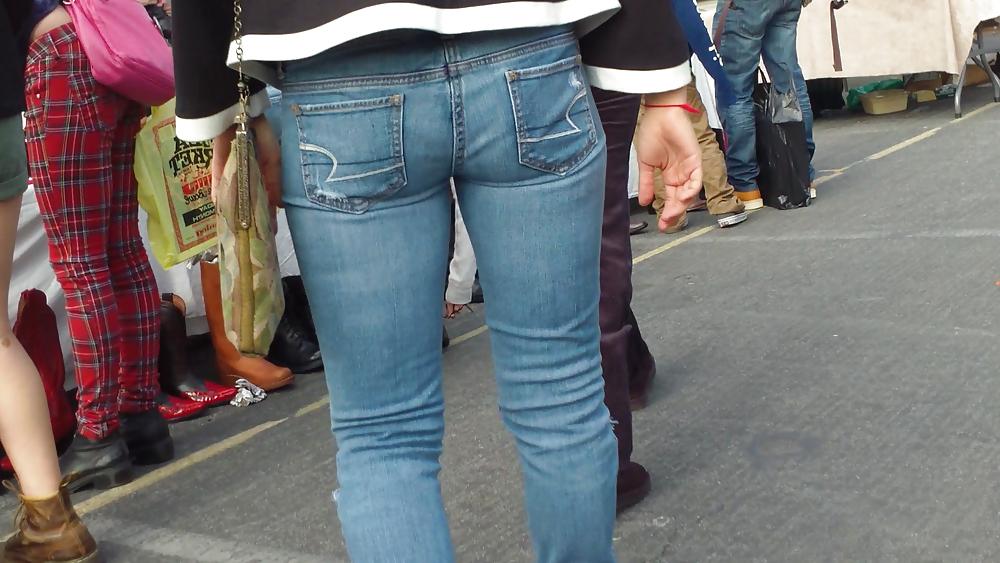 21P Very tight sexy teen ass & butt in blue jeans