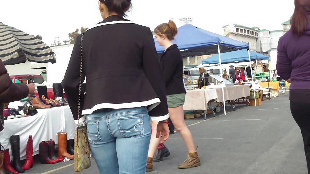 21P Very tight sexy teen ass & butt in blue jeans