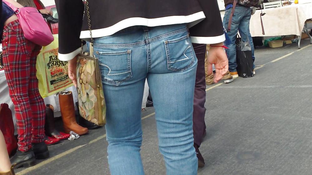 21P Very tight sexy teen ass & butt in blue jeans