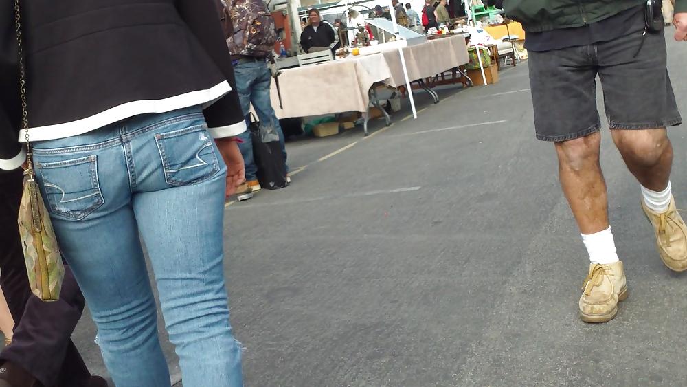 21P Very tight sexy teen ass & butt in blue jeans