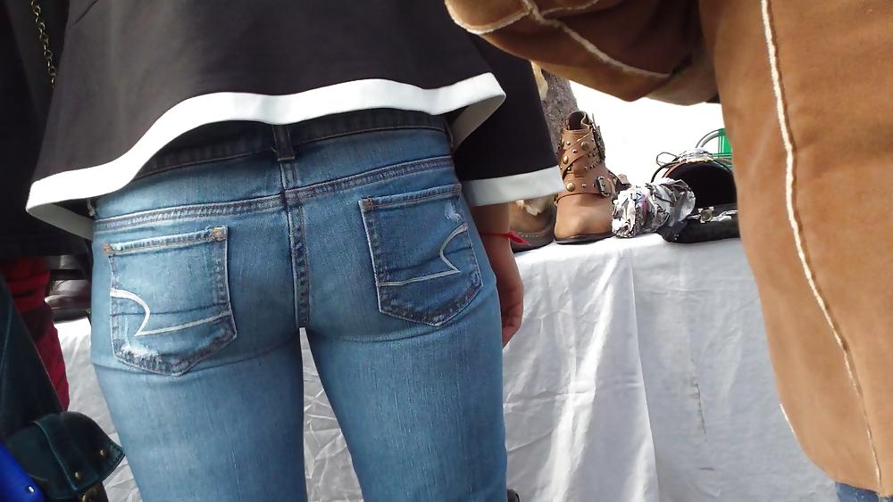 21P Very tight sexy teen ass & butt in blue jeans