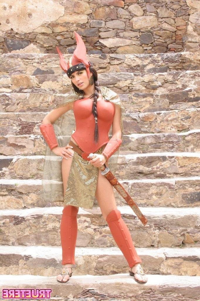 16P Teen girl in warrior costume