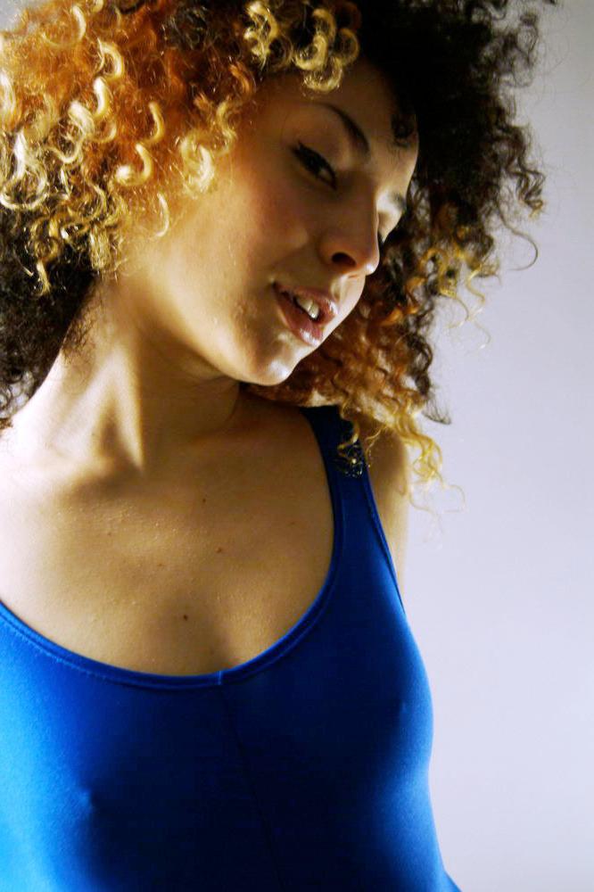 15P Sexy Kinky Zee Shows her blue spandex Camel Toe