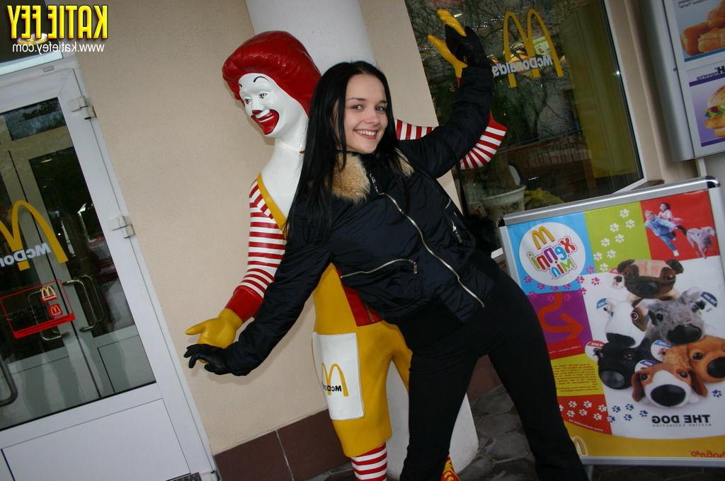 15P Busty teen model's day out